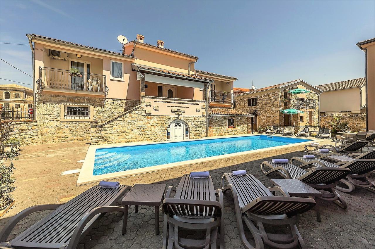 Villa Valtrazza Tar-Vabriga Buitenkant foto