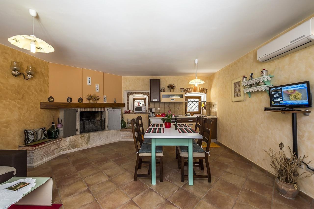 Villa Valtrazza Tar-Vabriga Buitenkant foto