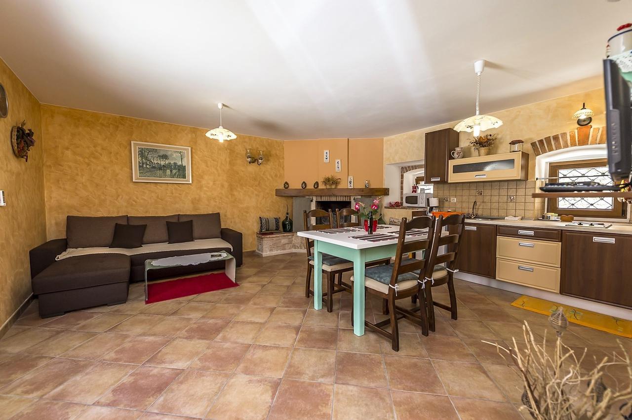 Villa Valtrazza Tar-Vabriga Buitenkant foto