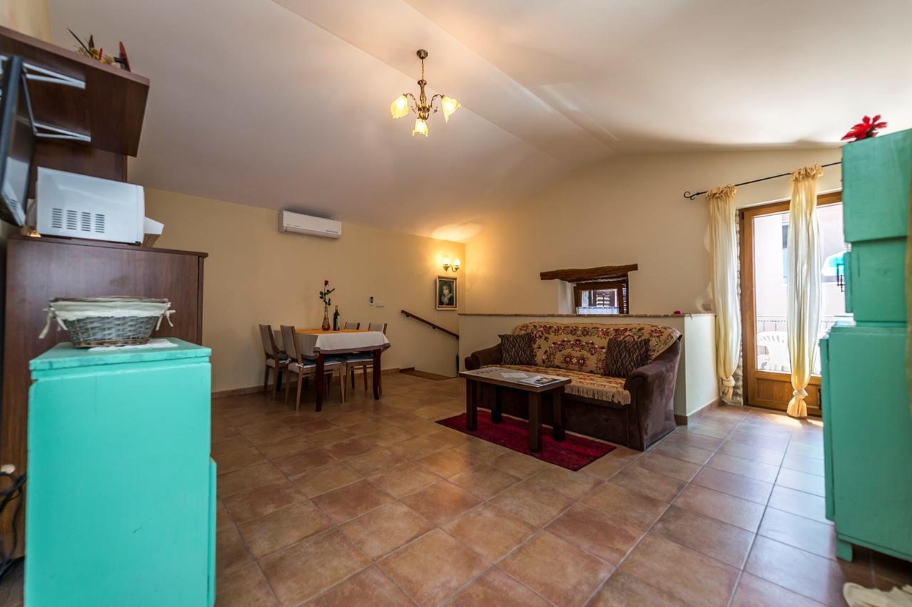 Villa Valtrazza Tar-Vabriga Buitenkant foto